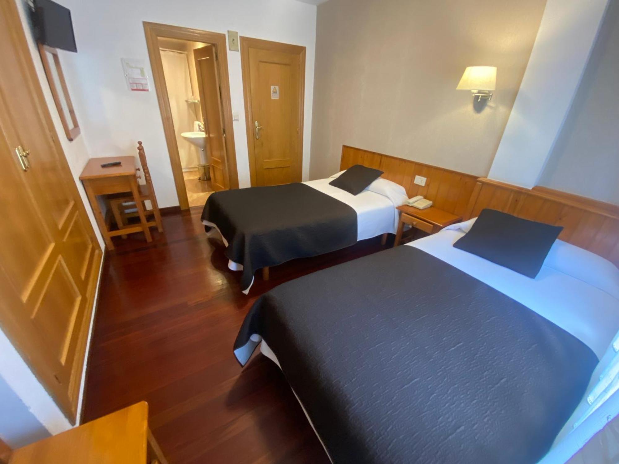 Hotel La Rambla Biescas  Εξωτερικό φωτογραφία