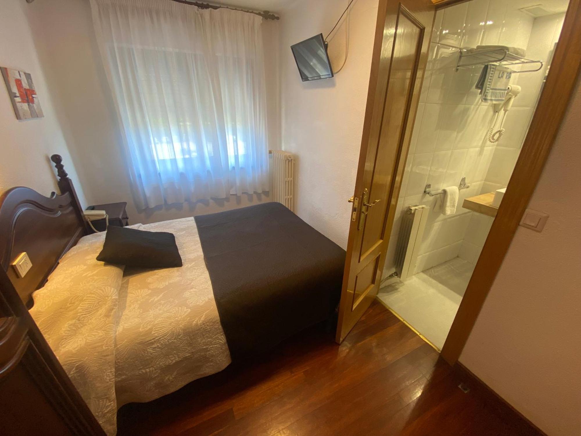 Hotel La Rambla Biescas  Εξωτερικό φωτογραφία